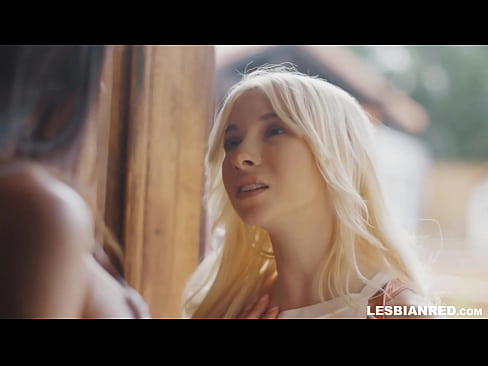 ❤️ Dekle pride domov čez nekaj mesecev in na koncu poje pičko svoje mačehe ️❌ Porno pri nas ❌️